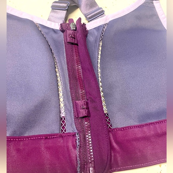 Fabletics Zoe High Impact Workout Set - Picture 4 of 12